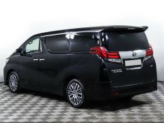 Photo of the vehicle Toyota Alphard