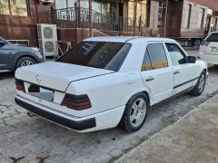 Сүрөт унаа Mercedes-Benz W124