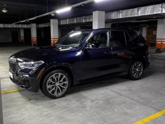 Photo of the vehicle BMW X5