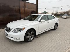 Photo of the vehicle Lexus LS