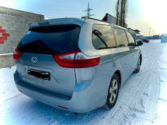 Фото авто Toyota Sienna