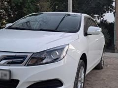 Фото авто BYD E5