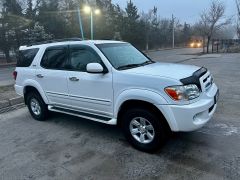 Сүрөт унаа Toyota Sequoia