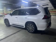 Photo of the vehicle Lexus LX