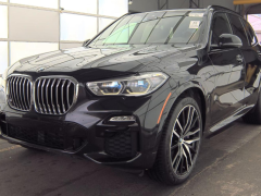 Photo of the vehicle BMW X5