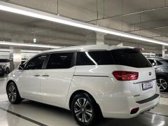 Photo of the vehicle Kia Carnival