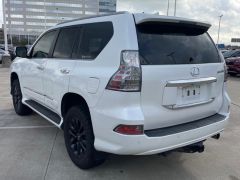 Photo of the vehicle Lexus GX