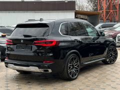 Photo of the vehicle BMW X5