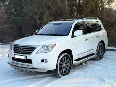 Photo of the vehicle Lexus LX