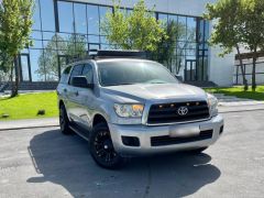 Сүрөт унаа Toyota Sequoia