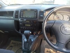 Сүрөт унаа Toyota Corolla Verso