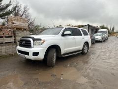 Сүрөт унаа Toyota Sequoia