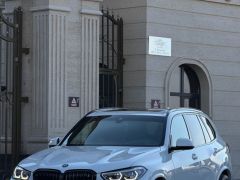 Photo of the vehicle BMW X5