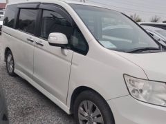 Фото авто Honda Stepwgn