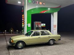 Фото авто Mercedes-Benz W123