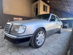 Сүрөт унаа Mercedes-Benz W124