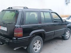 Сүрөт унаа Jeep Cherokee