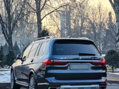 Photo of the vehicle BMW X7