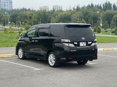 Photo of the vehicle Toyota Vellfire