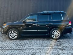 Photo of the vehicle Lexus LX