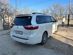 Фото авто Toyota Sienna