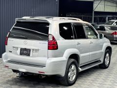 Photo of the vehicle Lexus GX