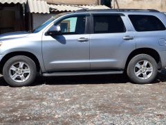 Сүрөт унаа Toyota Sequoia