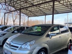 Сүрөт унаа Toyota Corolla Verso