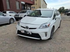 Фото авто Toyota Prius