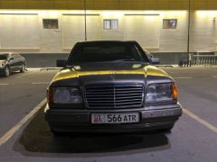 Сүрөт унаа Mercedes-Benz W124