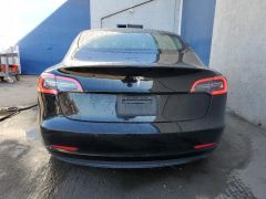 Photo of the vehicle Tesla Model 3