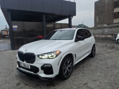 Photo of the vehicle BMW X5