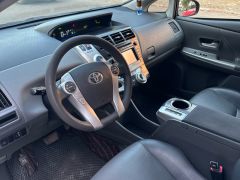 Сүрөт унаа Toyota Prius v (+)