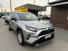 Photo of the vehicle Toyota RAV4