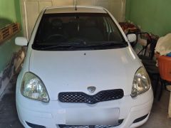 Photo of the vehicle Toyota Vitz