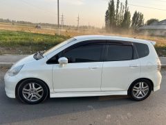 Photo of the vehicle Honda Fit