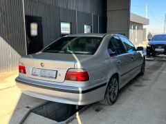 Photo of the vehicle BMW 5 Series