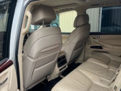 Photo of the vehicle Lexus LX