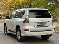 Photo of the vehicle Lexus GX