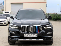 Photo of the vehicle BMW X5