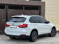 Photo of the vehicle BMW X5