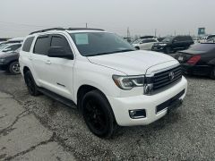 Сүрөт унаа Toyota Sequoia