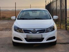 Фото авто BYD E5