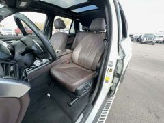 Photo of the vehicle BMW X5