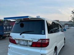 Photo of the vehicle Toyota Alphard