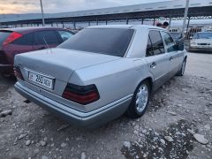 Фото авто Mercedes-Benz W124