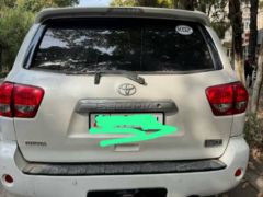 Сүрөт унаа Toyota Sequoia