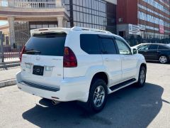 Photo of the vehicle Lexus GX