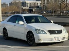 Photo of the vehicle Toyota Crown