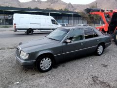 Сүрөт унаа Mercedes-Benz W124